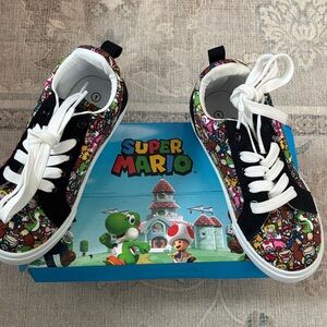Nintendo Super Mario Kids Sneakers - Black and White Size 1